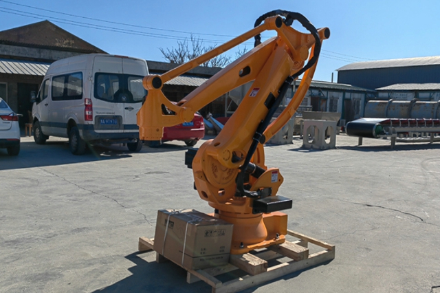 碼垛機器人設(shè)備 碼垛機器人設(shè)備