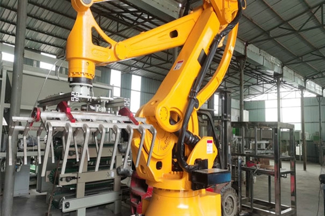 碼垛機器設(shè)備 碼垛機器設(shè)備